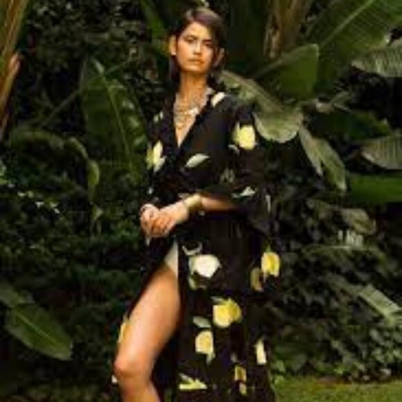 WE ARE LEONE Amalfi Embroidered Robe Size XS - Picture 2 of 6